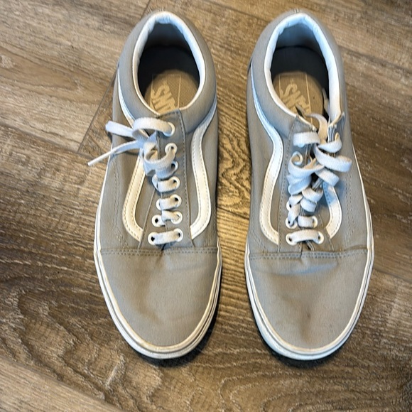 Vans - Picture 1 of 3